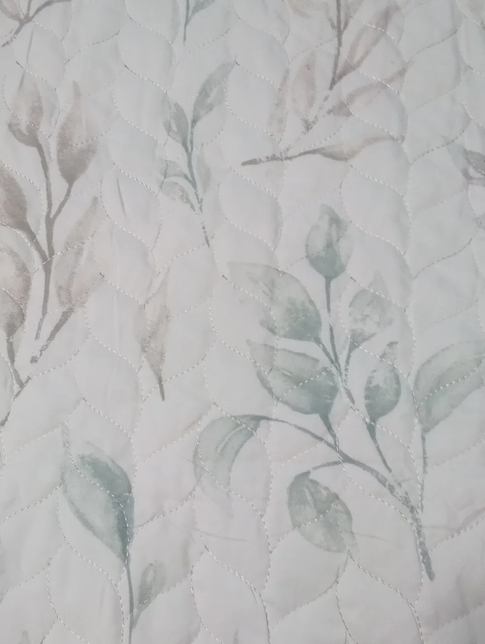 Floral Quilted Bedspread & Sham King White with Soft Green Leaf Pattern